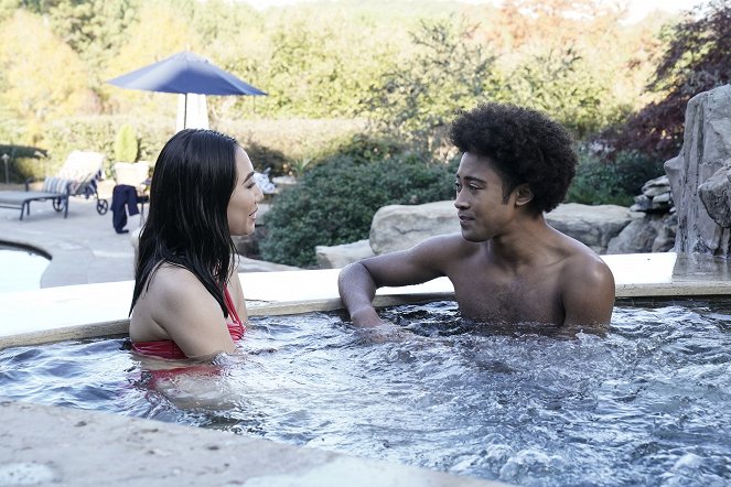 Legacies - Season 2 - What Cupid Problem? - Photos - Olivia Liang, Quincy Fouse