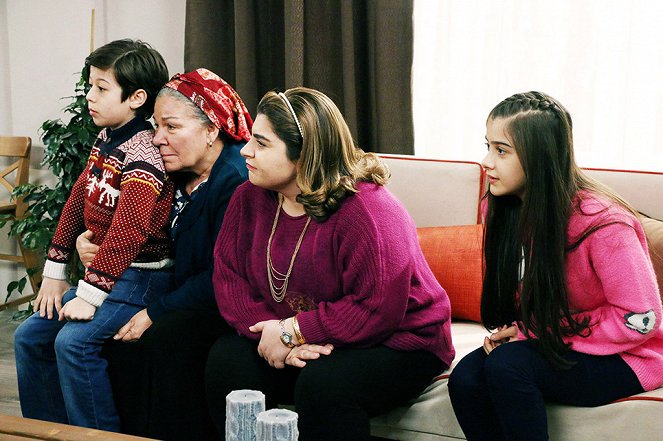 Çifte Saadet - Episode 1 - De la película - Alp Akar, Nehir Çağla Yaşar