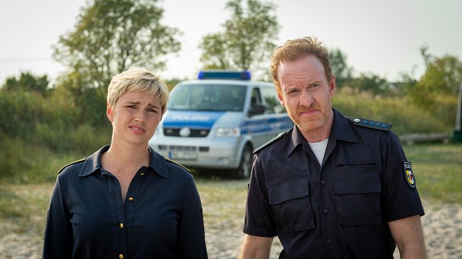 SOKO Wismar - Season 17 - Wann, wenn nicht jetzt? - Filmfotos - Sidsel Hindhede, Mathias Junge