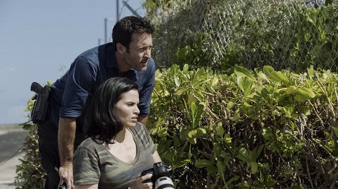 Hawaii Five-0 - Season 10 - Der Passagier auf 4C - Filmfotos - Katrina Law, Alex O'Loughlin