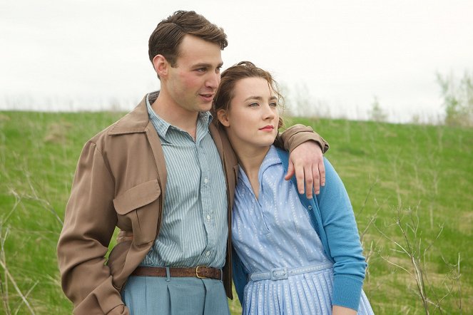 Brooklyn - Do filme - Emory Cohen, Saoirse Ronan