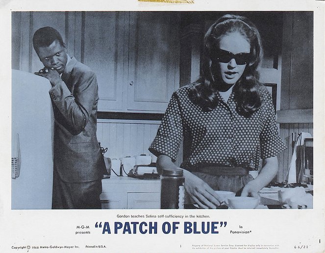 A Patch of Blue - Vitrinfotók - Sidney Poitier, Elizabeth Hartman
