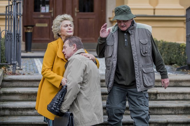 Poldové a nemluvně - Ema - Filmfotos - Eliška Balzerová, Mojmír Maděrič, Svatopluk Skopal