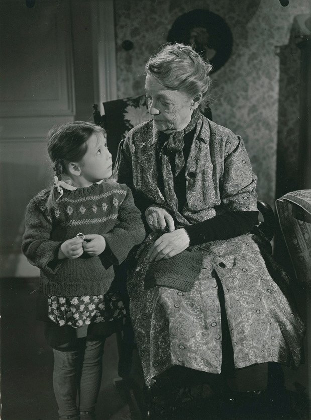 Dziewczyna ž trzeciego rzedu - Z filmu - Fransisca Lindberg, Hilda Borgström