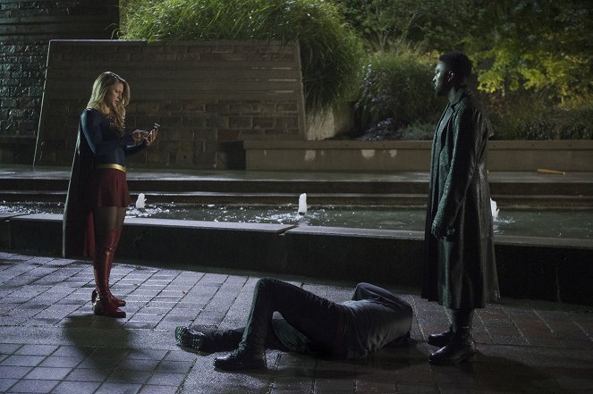 Supergirl - Season 4 - Call to Action - Photos - Melissa Benoist, David Ajala