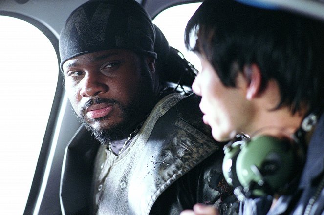 Jeremiah - Season 2 - Letters from the Other Side: Part 2 - Van film - Malcolm-Jamal Warner