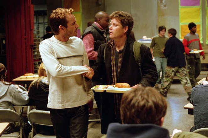 Jeremiah - Season 2 - Strange Attractors - Van film - Luke Perry, Sean Astin