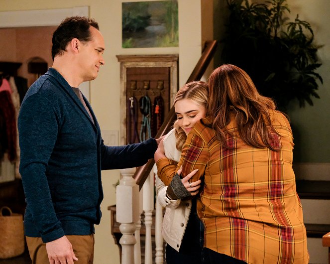 American Housewife - The Great Cookie Challenge - Photos - Diedrich Bader, Meg Donnelly