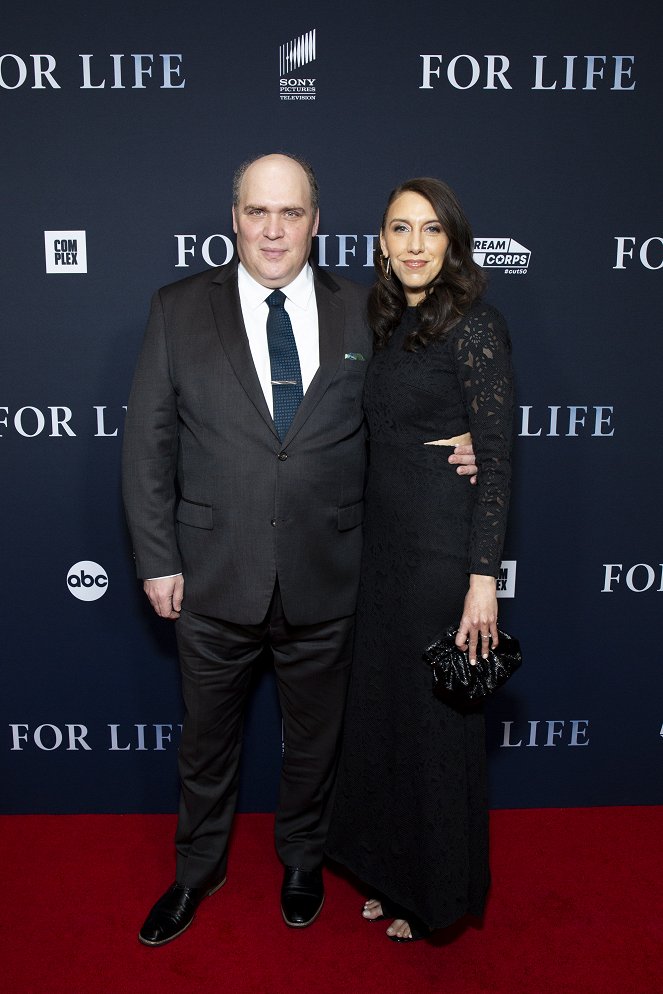 Právník na doživotí - Z akcií - Talent and executive producers from ABC’s new drama “For Life” celebrated their premiere in New York with a red carpet, screening and panel discussion moderated by Van Jones - Glenn Fleshler