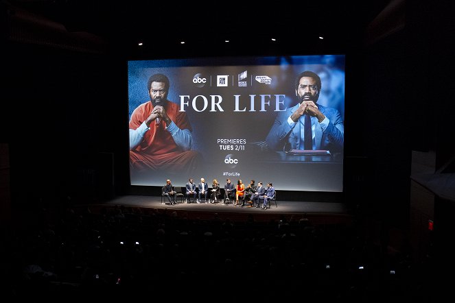 For Life - Veranstaltungen - Talent and executive producers from ABC’s new drama “For Life” celebrated their premiere in New York with a red carpet, screening and panel discussion moderated by Van Jones