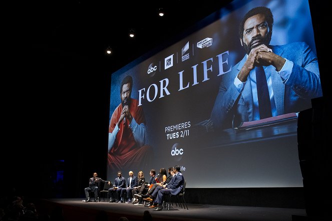 Právník na doživotí - Z akcií - Talent and executive producers from ABC’s new drama “For Life” celebrated their premiere in New York with a red carpet, screening and panel discussion moderated by Van Jones