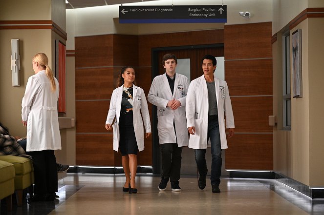 The Good Doctor - Sex and Death - Photos - Antonia Thomas, Freddie Highmore, Will Yun Lee