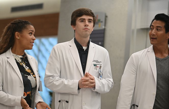 The Good Doctor - Sex and Death - Photos - Antonia Thomas, Freddie Highmore, Will Yun Lee