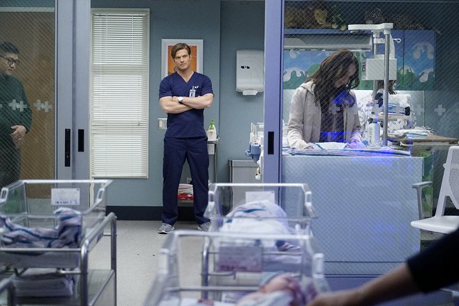 Grey's Anatomy - Help Me Through the Night - Photos - Chris Carmack, Camilla Luddington