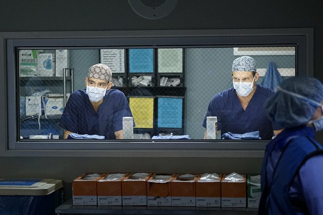 Grey's Anatomy - Help Me Through the Night - Photos - Alex Landi, Chris Carmack