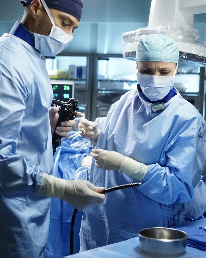 Grey's Anatomy - Die jungen Ärzte - Bittere Pille - Filmfotos - Jesse Williams, Camilla Luddington