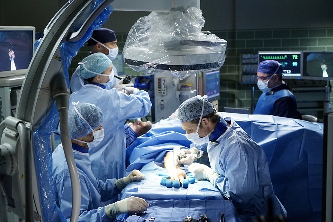 Grey's Anatomy - A Hard Pill to Swallow - Van film - Chris Carmack