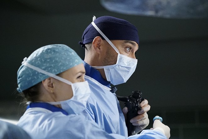 Grey's Anatomy - A Hard Pill to Swallow - Van film - Camilla Luddington, Jesse Williams