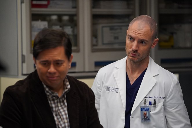 Grey's Anatomy - A Hard Pill to Swallow - Van film - Richard Flood