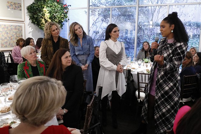 Troufalky - Série 4 - Z akcí - The Bold Type stars Katie Stevens, Aisha Dee, Meghann Fahy and Melora Hardin joined powerful women across media for a luncheon hosted by The Bold Type executive producer Joanna Coles in Manhattan