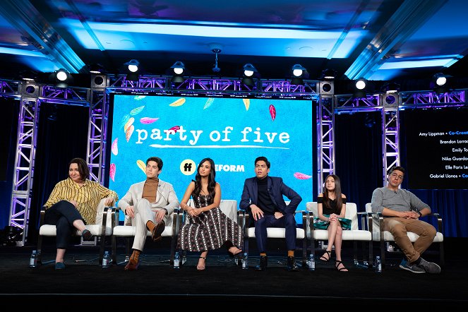Správná pětka - Z akcií - “Party of Five” Session – The cast and executive producers of Freeforms “Party of Five” addressed the press at the 2020 TCA Winter Press Tour, at The Langham Huntington, in Pasadena, California - Amy Lippman, Brandon Larracuente, Emily Tosta, Niko Guardado, Elle Paris Legaspi, Gabriel Llanas