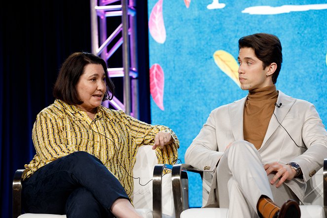 Správná pětka - Z akcií - “Party of Five” Session – The cast and executive producers of Freeforms “Party of Five” addressed the press at the 2020 TCA Winter Press Tour, at The Langham Huntington, in Pasadena, California - Amy Lippman, Niko Guardado