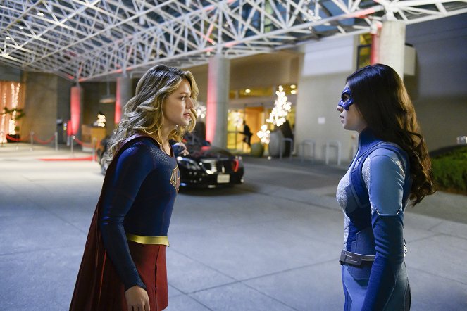 Supergirl - Season 4 - Menagerie - Z filmu