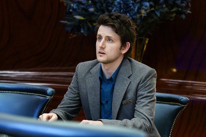 Avenue 5 - Wait a Minute, Then Who Was That on the Ladder? - Filmfotók - Zach Woods