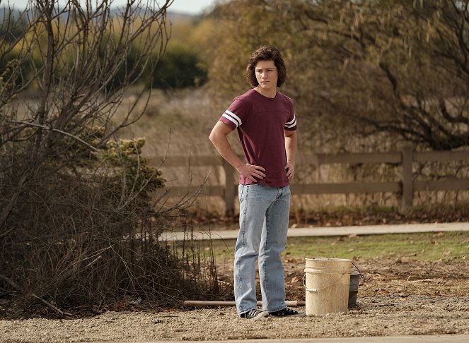 Young Sheldon - Season 3 - A Slump, a Cross and Roadside Gravel - Photos - Montana Jordan