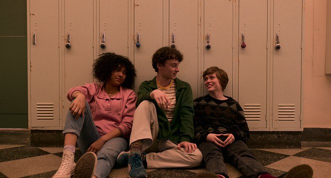 I Am Not Okay with This - Another Day in Paradise - Photos - Sofia Bryant, Wyatt Oleff, Sophia Lillis