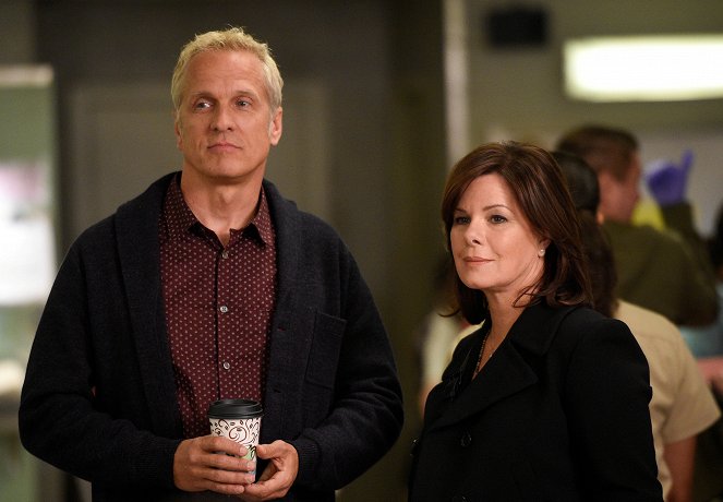 Code Black - Home Stays Home - Kuvat elokuvasta - Patrick Fabian, Marcia Gay Harden