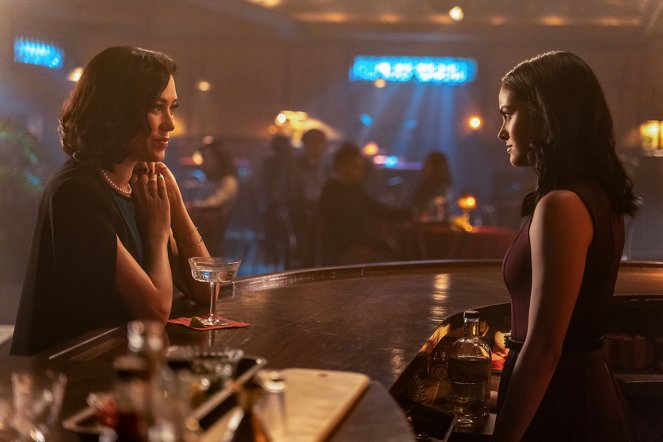 Riverdale - Chapter Sixty-Two: Witness for the Prosecution - Photos - Mishel Prada, Camila Mendes