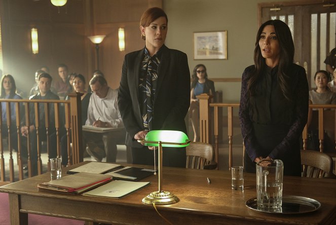 Riverdale - Chapter Sixty-Two: Witness for the Prosecution - Photos - Molly Ringwald, Marisol Nichols