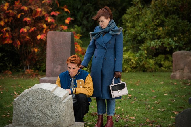 Riverdale - Kapitel vierundsechzig: „Der Eissturm“ - Filmfotos - K.J. Apa, Molly Ringwald