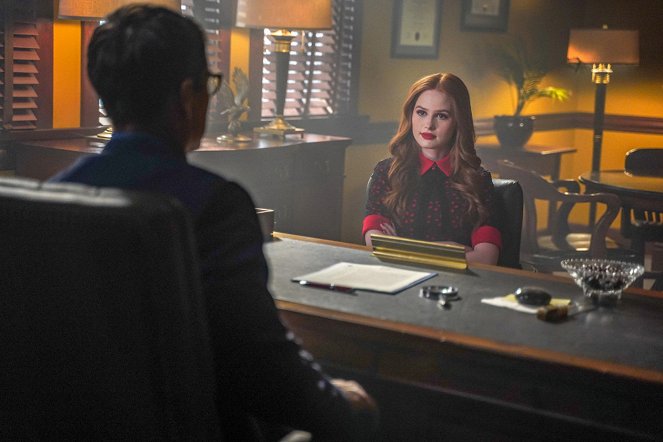 Riverdale - Chapter Sixty-Five: In Treatment - Photos - Madelaine Petsch