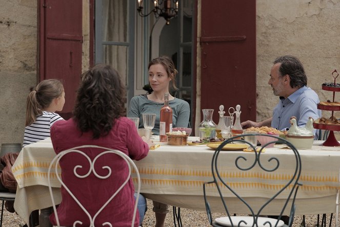 Ein Tisch in der Provence - Ein Tisch in der Provence: Ärztin wider Willen - Van film - Paula Siebert, Friederike Linke, Peter Benedict