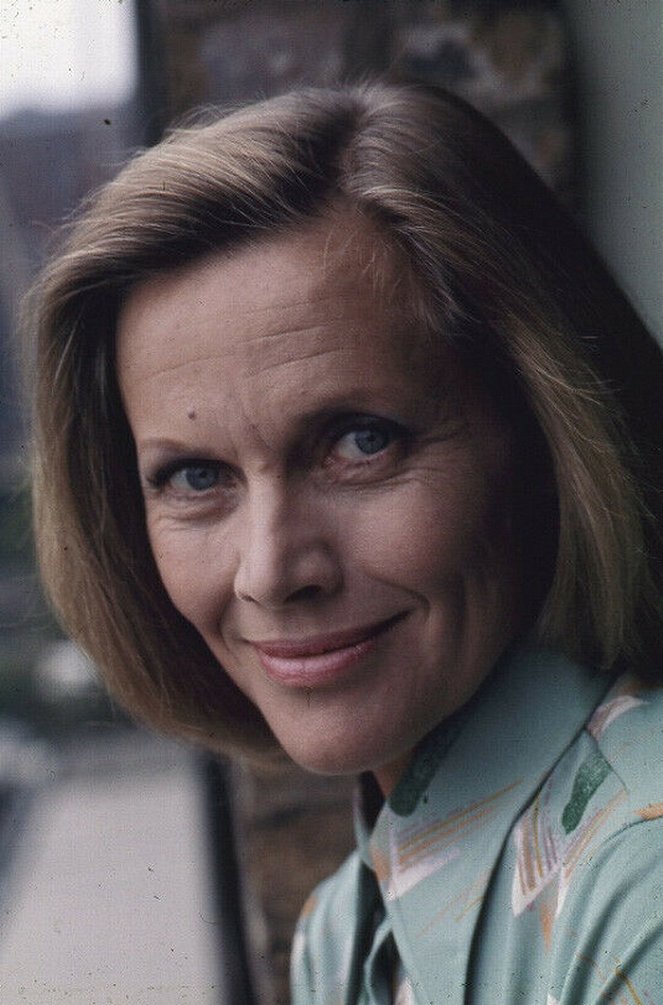 Córka dla diabla - Promo - Honor Blackman