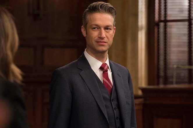 Law & Order: Special Victims Unit - Season 21 - She Paints for Vengeance - Photos - Peter Scanavino
