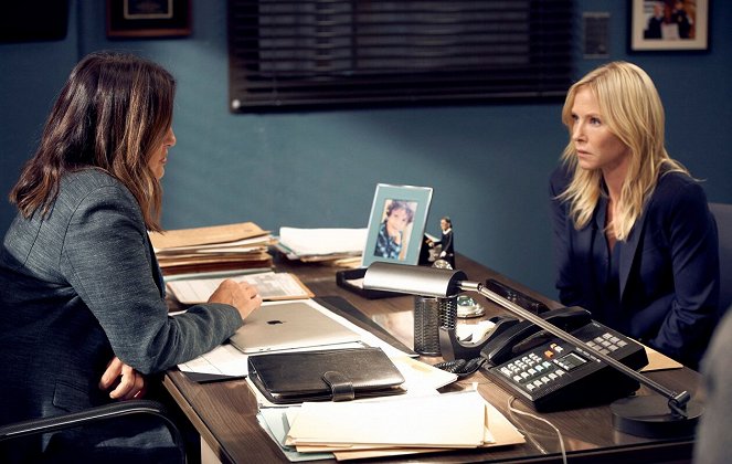 Law & Order: Special Victims Unit - Can't Be Held Accountable - Van film - Kelli Giddish