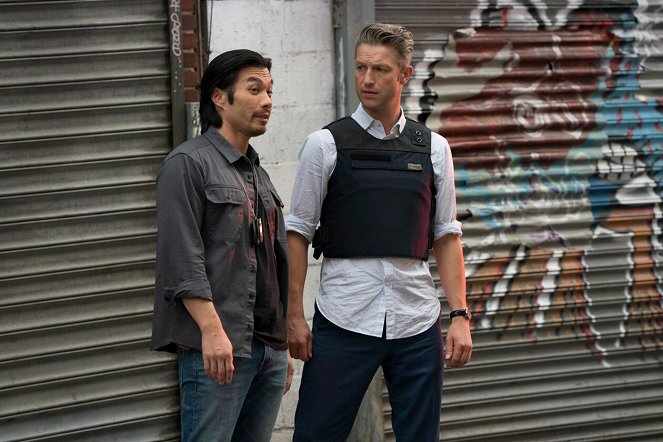 Law & Order: Special Victims Unit - Season 21 - Counselor, It's Chinatown - Photos - Nelson Lee, Peter Scanavino