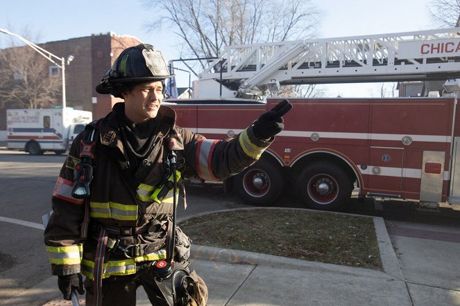 Chicago Fire - A Chicago Welcome - Van film - Taylor Kinney