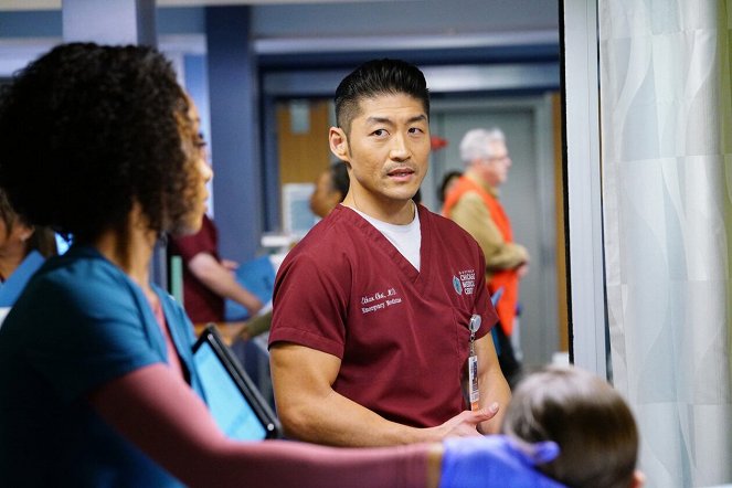 Chicago Med - Season 5 - Leave the Choice to Solomon - Photos - Brian Tee