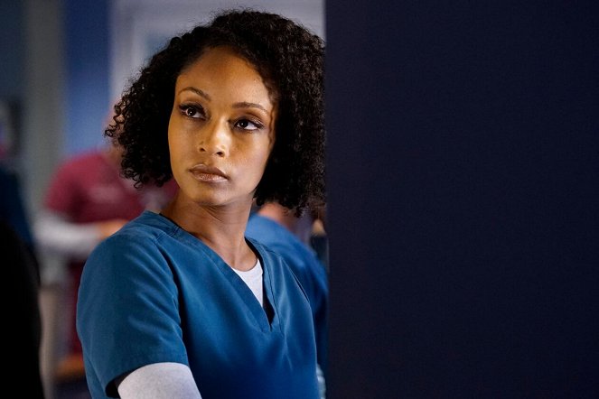 Chicago Med - Guess It Doesn't Matter Anymore - Van film - Yaya DaCosta
