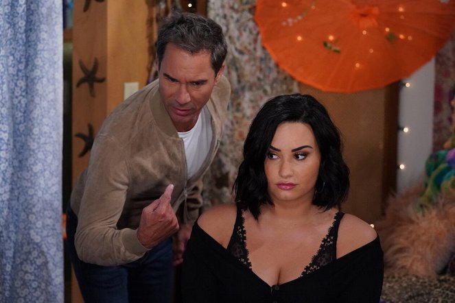 Will & Grace - Performance Anxiety - Photos - Eric McCormack, Demi Lovato