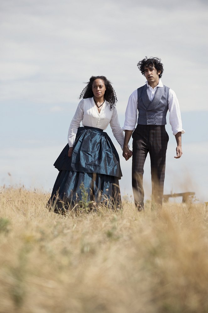 Magiczny świat Davida Copperfielda - Z filmu - Rosalind Eleazar, Dev Patel