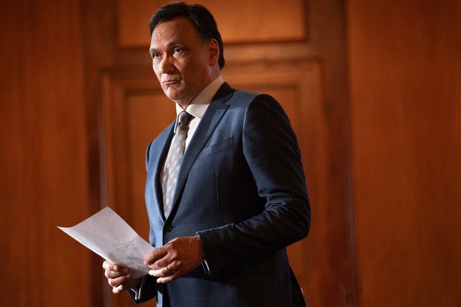 Bluff City Law - You Don't Need a Weatherman - Van film - Jimmy Smits