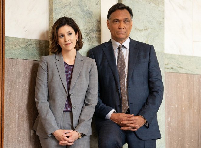 Bluff City Law - Familienbande - Filmfotos - Caitlin McGee, Jimmy Smits