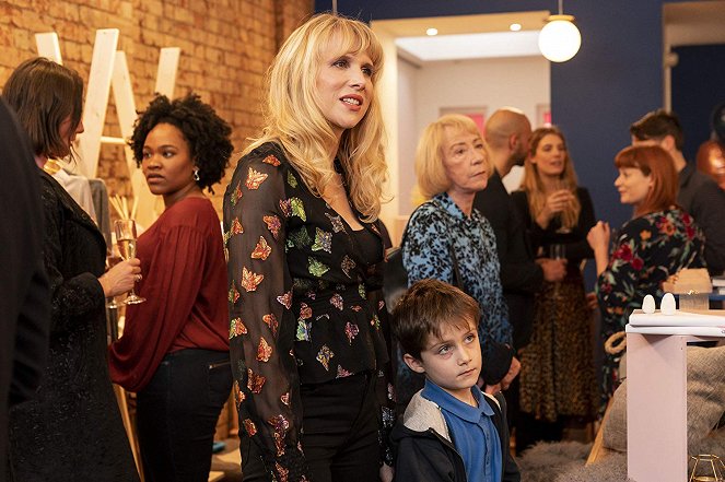 Motherland - Season 2 - Soft Opening - Photos - Lucy Punch