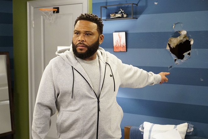 Black-ish - Season 6 - Friendgame - Z filmu - Anthony Anderson