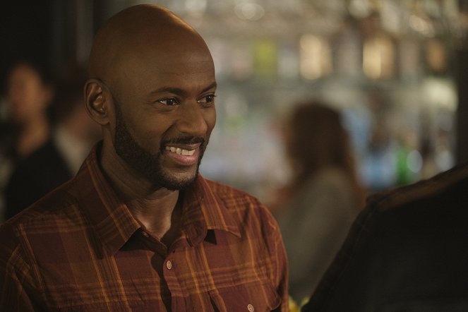 A Million Little Things - The Lunch - Do filme - Romany Malco